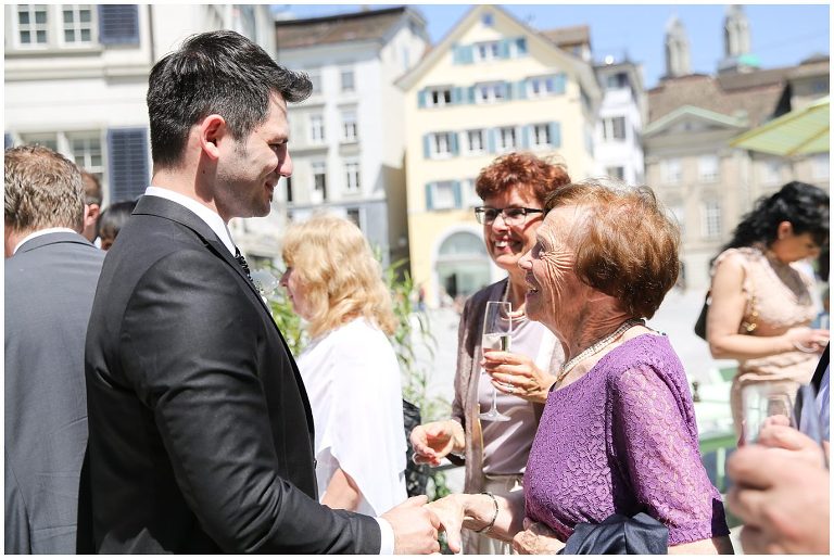 Heiraten in Zunfthaus zur Waag Hochzeitsfotograf Zuerich